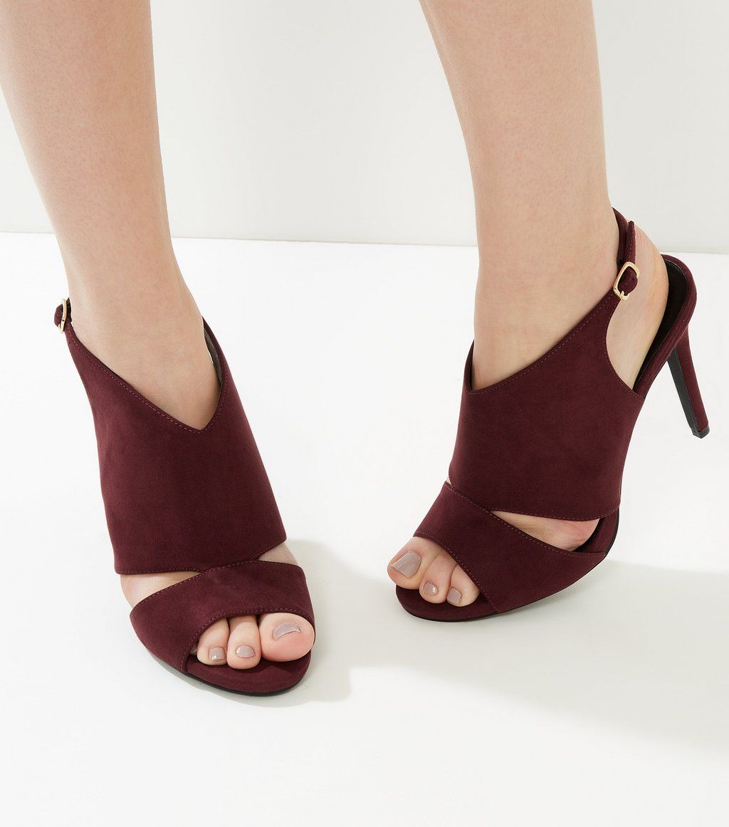 wide-fit-%E2%80%93-chaussures-bordeaux-en-su%C3%A9dine-%C3%A0-talons%2C-d%C3%A9coupes-et-bride-arri%C3%A8re.jpg