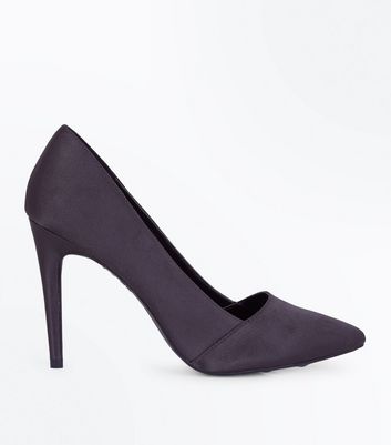 grey pointed court shoes