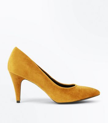 mustard velvet shoes