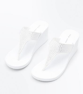 wedge flip flops new look