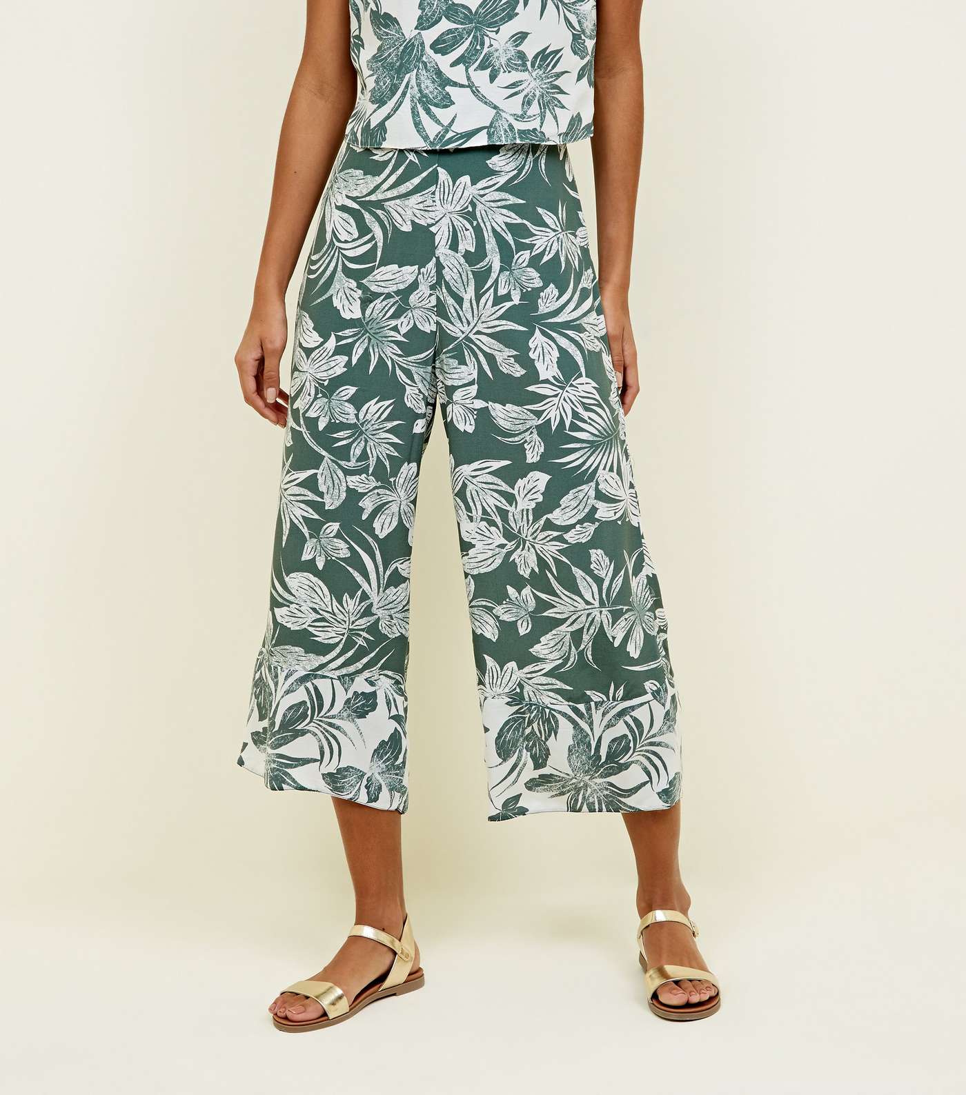 Green Tropical Leaf Print Cropped Trousers Image 2