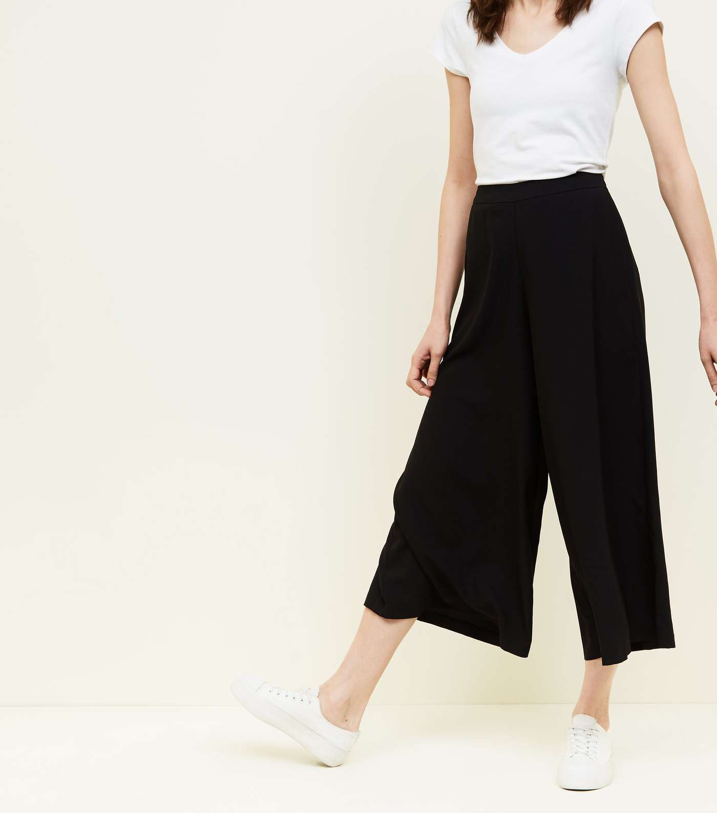 Black Wide Leg Cropped Trousers Image 2