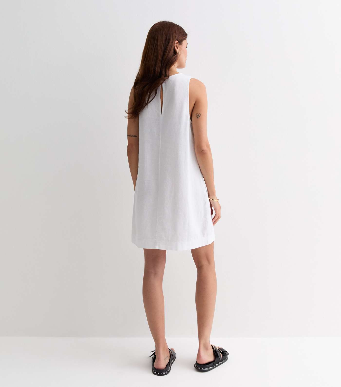 White Linen Blend Sleeveless Mini Dress Image 4