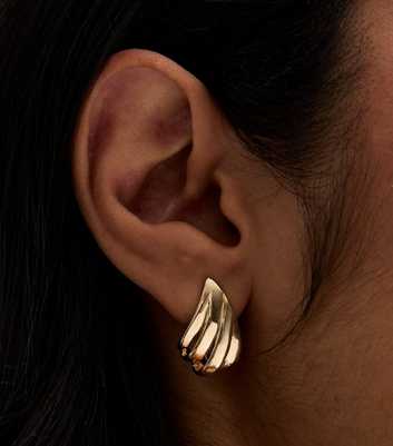 Gold Curved Ridge Triangle Stud Earrings