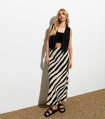 Black Diagonal Stripe Bias Cut Maxi Skirt