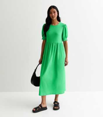 Green Crinkle Short Sleeve Midi Smock Dress
