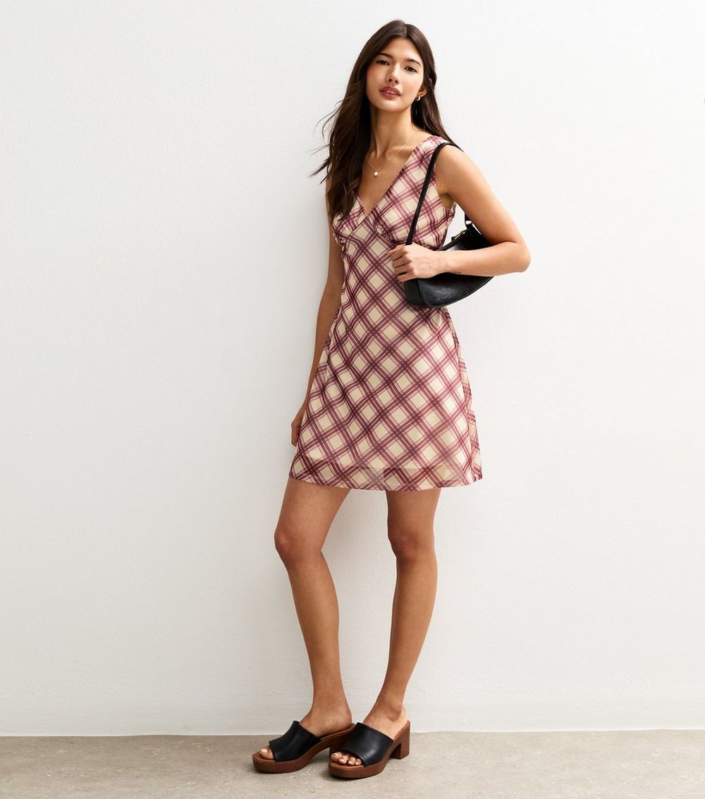 Cream Checked V