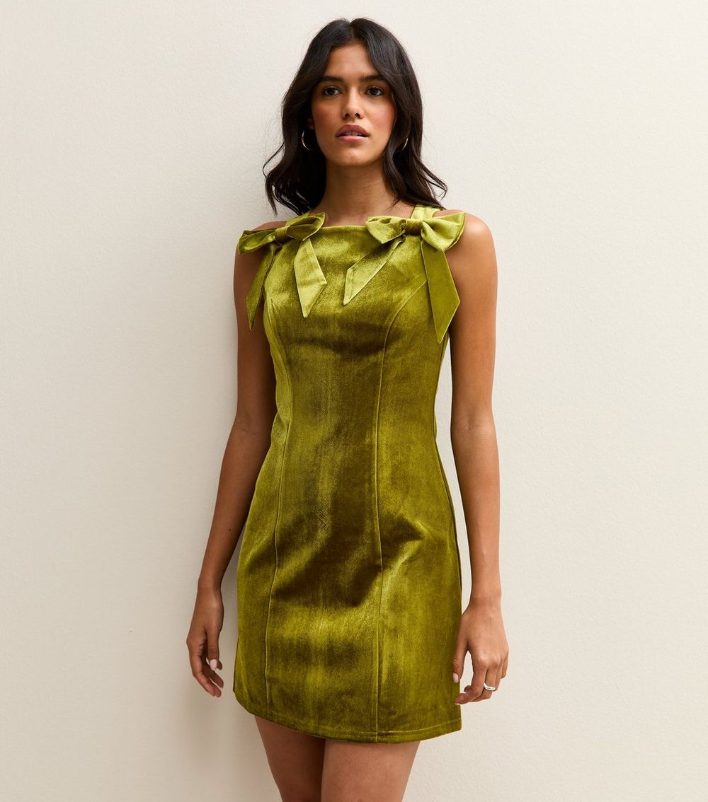 Green Velvet Bow Applique Shift Mini Dress