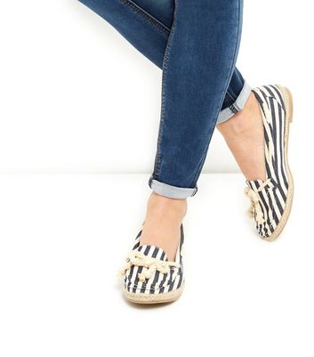 wide fit deck shoes ladies