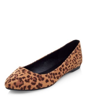 Wide Fit Stone Leopard Print Pointed 