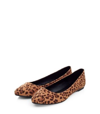 Wide Fit Stone Leopard Print Pointed 
