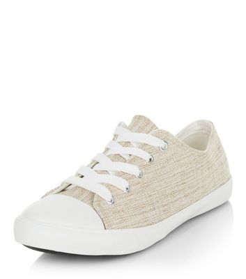 cream plimsolls