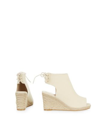 cream closed toe wedges