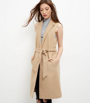 belted sleeveless coat