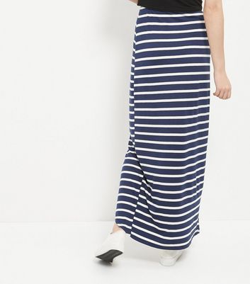 Innocence Blue Stripe Wrap Maxi Skirt Ajouter à la Wishlist Supprimer de la Wishlist Innocence Blue Stripe Wrap Maxi Skirt Ajouter à la Wishlist Supprimer de la Wishlist