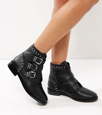 Bottines de motard noires boucles et clous New Look