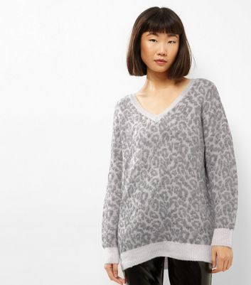 tall v neck jumper