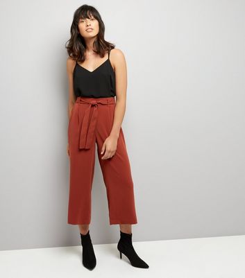 tie waist cropped trousers