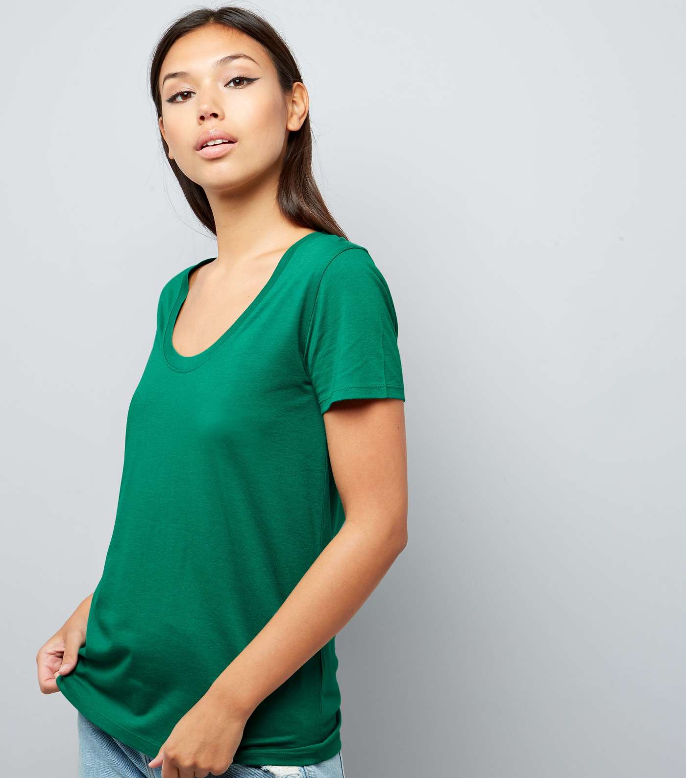 Green Scoop Neck Short Sleeve T-Shirt