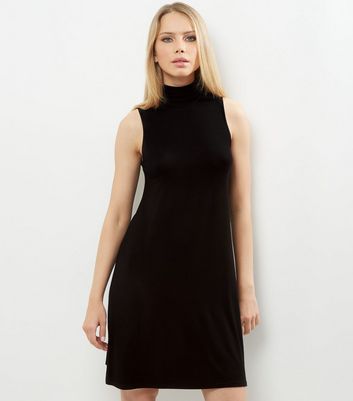 black sleeveless swing dress