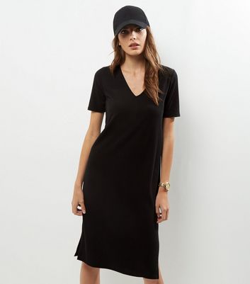 black v neck t shirt dress