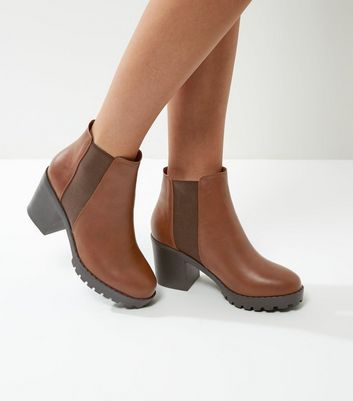 chunky heel chelsea boot