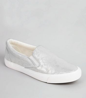 white plimsolls new look