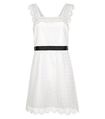 White Scallop Hem Lace Tunic Dress New Look