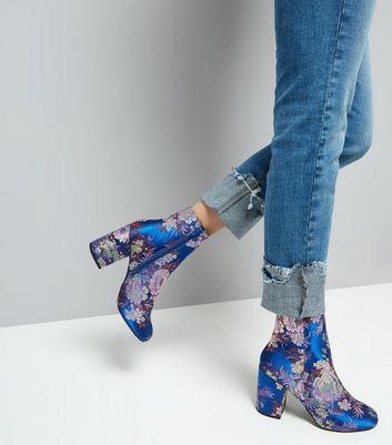 Bottes bleues talons et motif brocart fleurs New Look