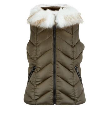 Khaki Faux Fur Trim Quilted Gilet New Look