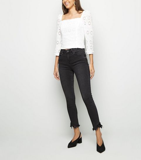 Schwarze Skinny Jenna Jeans mit ausgefranstem Saum