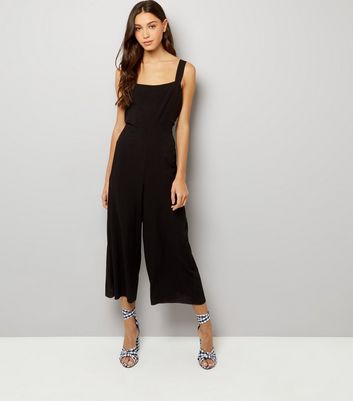can a jumpsuit be black tie