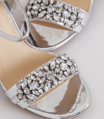 block heel embellished shoes