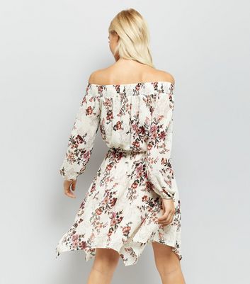 Cream Floral Print Chiffon Hanky Hem Dress New Look