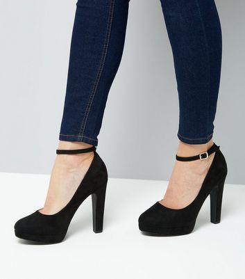 Black rounded toe pumps sale