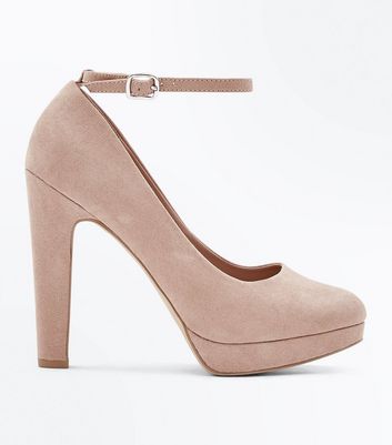 Nude best sale closed heels