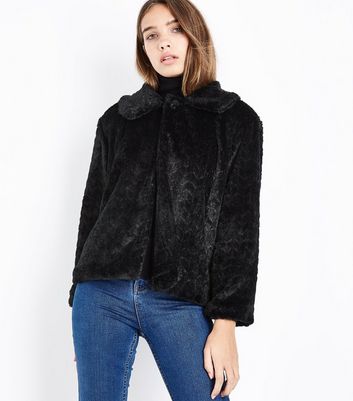 Mela Black Faux Fur Jacket | New Look