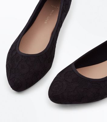 black lace ballet pumps