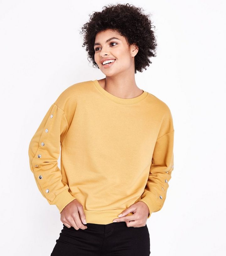 Gelbes Sweatshirt Mit Druckknopfen An Den Armeln New Look