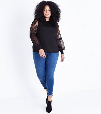 Curves Pull noir à manches bouffantes en dentelle Ajouter à la Wishlist Supprimer de la Wishlist Curves Pull noir à manches bouffantes en dentelle Ajouter à la Wishlist Supprimer de la Wishlist
