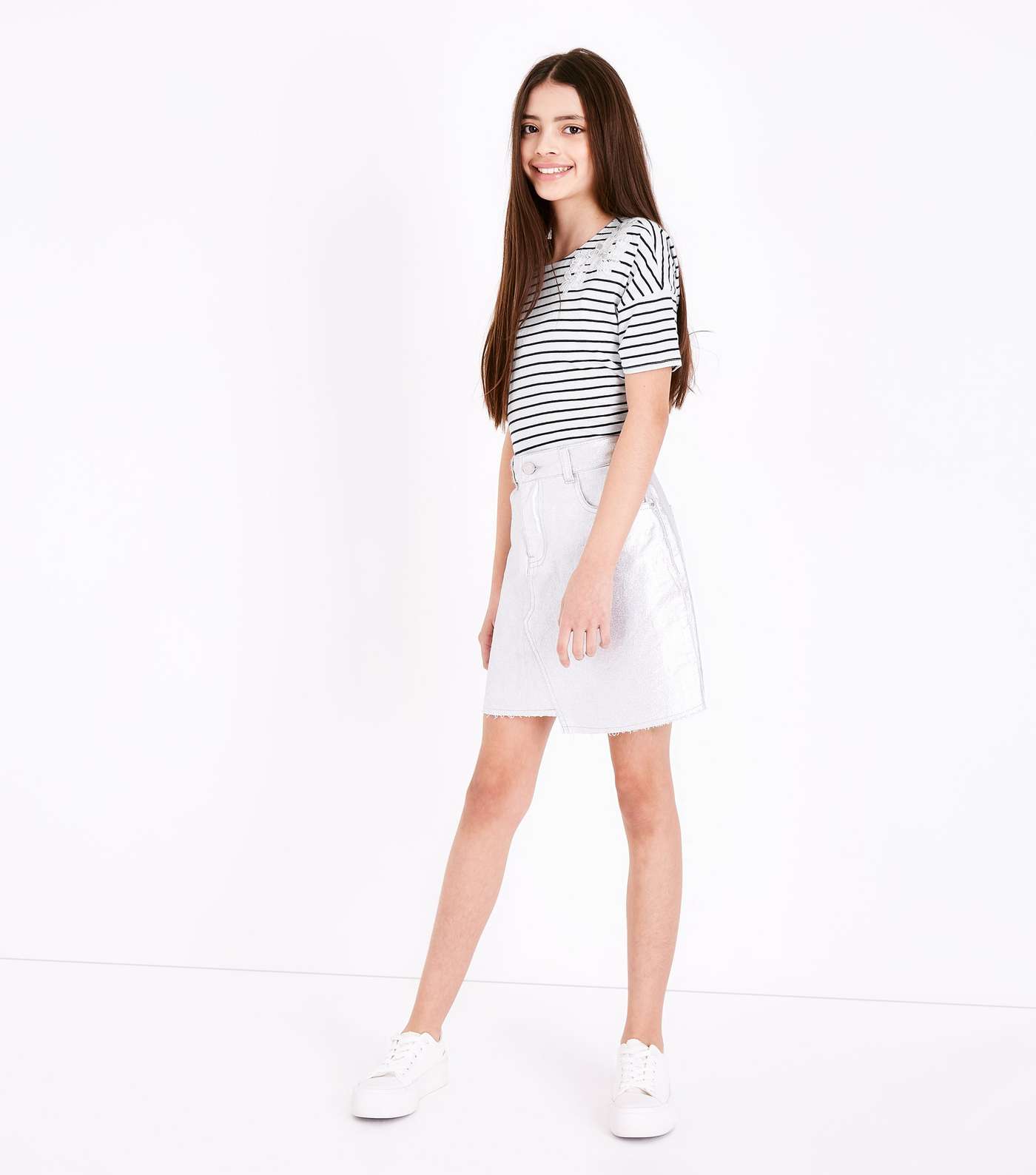 Teens Navy Contrast Stripe Floral Appliqué T-Shirt Image 2