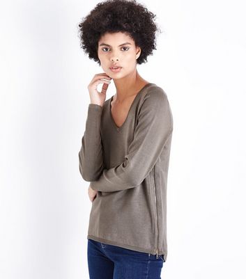 v neck zip jumper