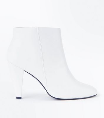white boots new look