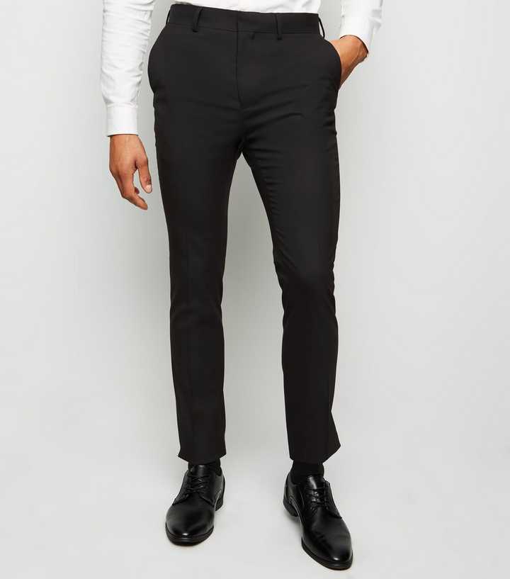 https://media3.newlookassets.com/i/newlook/572168801/mens/mens-clothing/mens-trousers/black-skinny-trousers.jpg?strip=true&qlt=50&w=720
