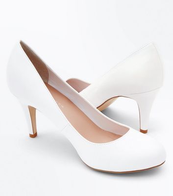 wide fit white shoes