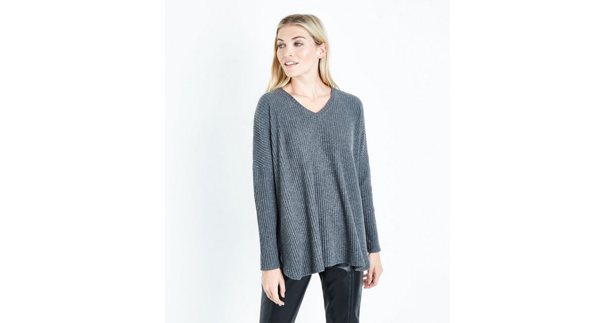 Dark Grey V Neck Oversized TShirt New Look
