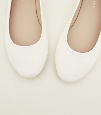 wide fit white pumps