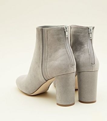 Light grey ankle outlet booties