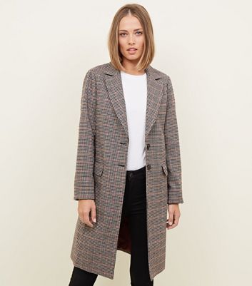 Tall Manteau longueur XL marron à carreaux | New Look Manteau marron à carreaux et col à revers | New Look