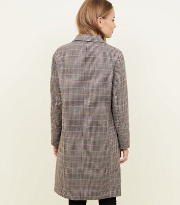 Tall Manteau longueur XL marron à carreaux | New Look Manteau marron à carreaux et col à revers | New Look